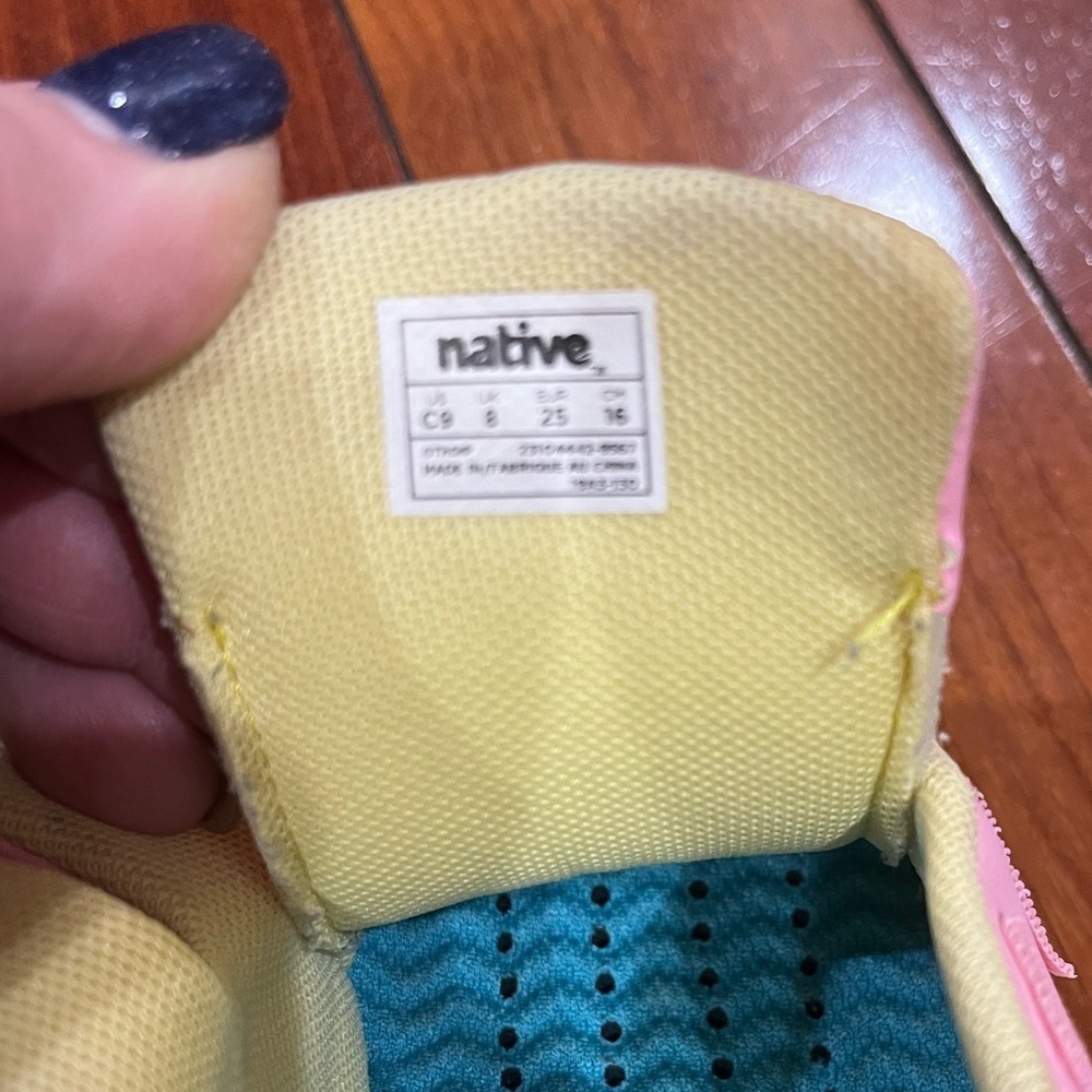 Native Little Miss Sunshine Pink Sneakers-Size 9 in pink - Picture 9 of 10